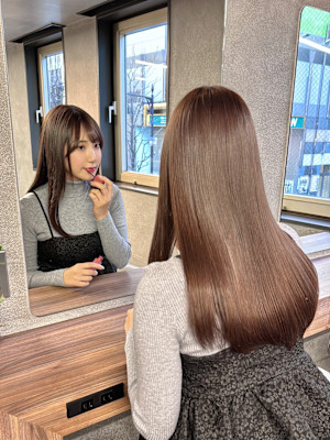 ストレート　艶髪　ナチュラルカラー
