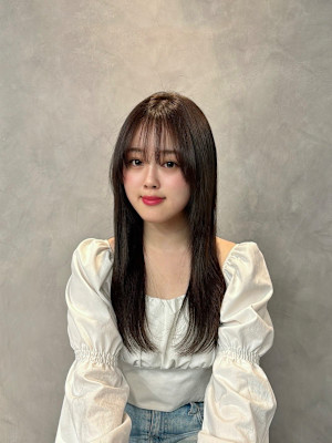 ストレート　艶カラー　ロング