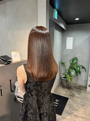 ベージュカラー　ナチュラルカラー　艶髪