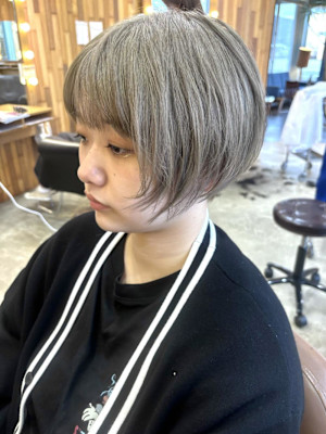 ツヤアッシュベージュ