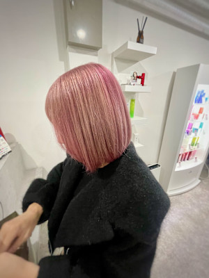 ピンクベージュ