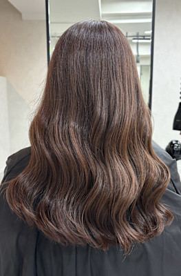 ピンクベージュ