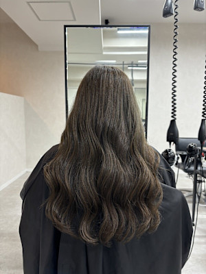 ツヤ感オリーブグレージュ