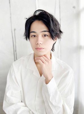 20代30代40代 外ハネワイルドアップバング