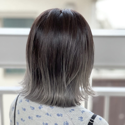 【グラデーションカラー×ぱっつんボブ】グレー系／透明感