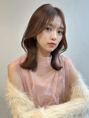 レイヤーくびれミディ×暖色ベージュ