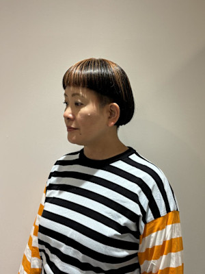 グレイヘアを楽しむボブ◎