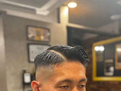 メンズハイスキンサイドパートスタイル