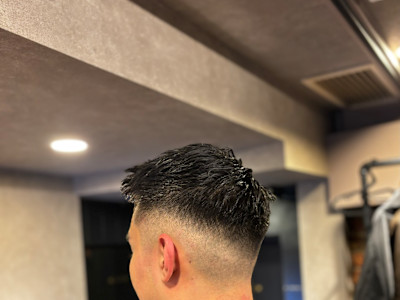 メンズミドルスキンアップバングスタイル