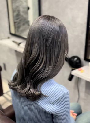 グレーカラー×ブリーチ