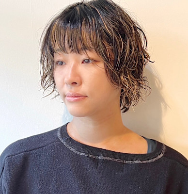 グラデーションボブ×ハイライト＆スパイラルパーマ