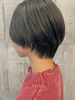 黒髪／ショートヘア