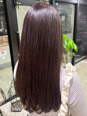 ピンクブラウン　艶カラー　暖色系　ロングヘア　ストレート