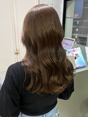 ヘーゼルベージュ　韓国風巻き髪 レイヤーカット 髪質改善