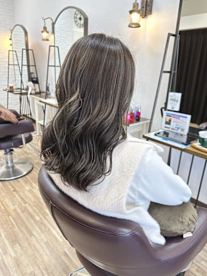 グレージュ×ハイライト