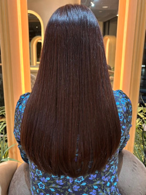 レッドブラウン　髪質改善カラー　暖色系　艶髪ロングヘア