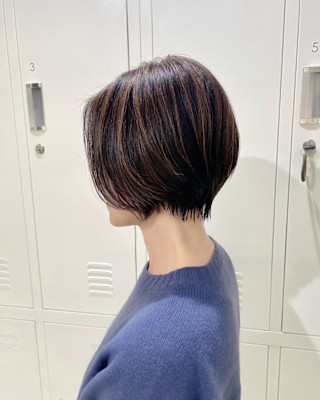 エモーハイライト×大人ショート×前髪なし×30代40代