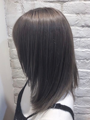 くすみベージュ