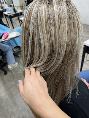 白髪ぼかしハイライトケアカラー池袋