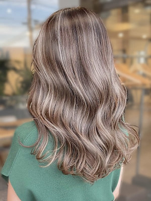 20代30代40代髪質改善カラーアッシュベージュ艶感