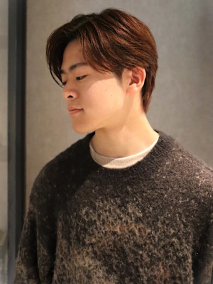 マッシュパーマ　ダークブラウン　爽やか　センターパート