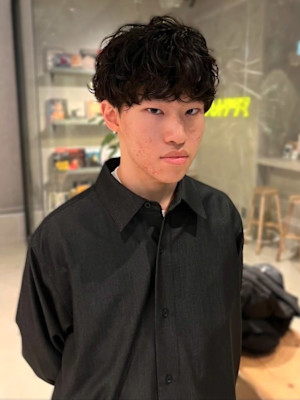 マッシュパーマ　スパイラルパーマ　束感　マッシュショート