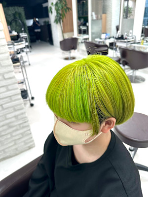 ライムグリーン