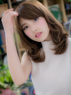 くせ毛風ウェーブ甘辛ミックス小顔くびれヘア　韓国風巻き