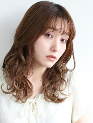 セミロングパーマ