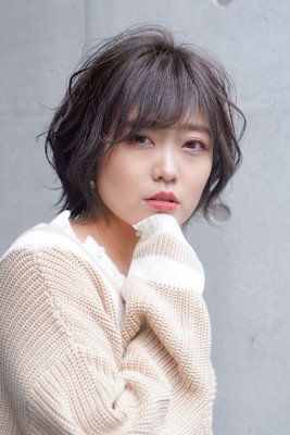 ナチュラルで大人可愛いショート