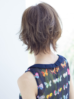 【 潤い変身！艶髪へ導く水分補給パーマ＆カット】