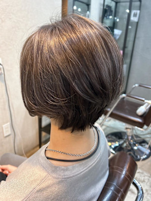 【松戸ブル】ショートボブ×ホワイトハイライト