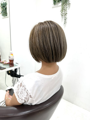 アッシュベージュボブ