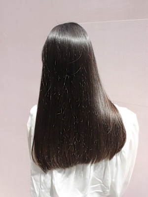 髪質改善グレージュカラーストレート美髪【Zina 福岡天神】