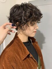 根本からしっかりカールの効いたショートパーマ♪