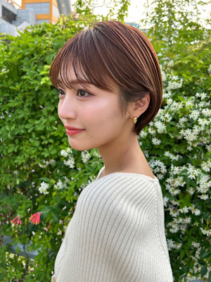 髪質改善愛され斜めバングショート美髪【Zina 新宿】