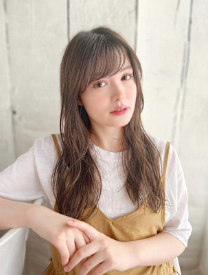 セミウェットの束感ミックスカール