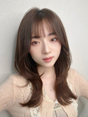 顔回りレイヤー小顔カットセミロング*Zina池袋