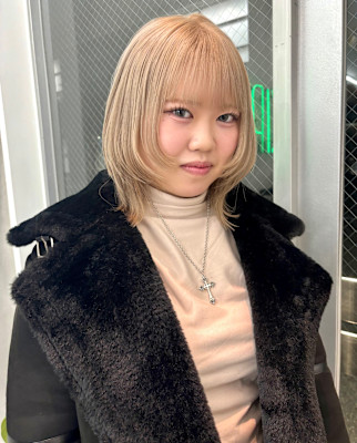 【KARIN】ウルフカット×ホワイトベージュカラー