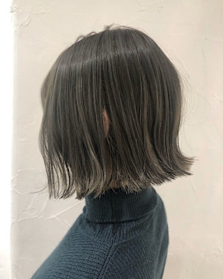 オリーブカラー×肩上ボブ