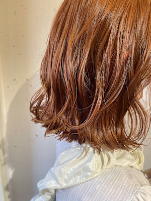 オレンジカラー×肩ラインボブ