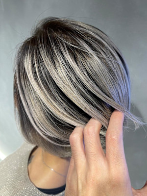 丸みショートボブ/バレイヤージュ/コントラストバレイヤージュ