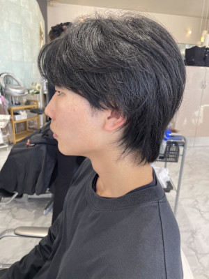 センターパートウルフ