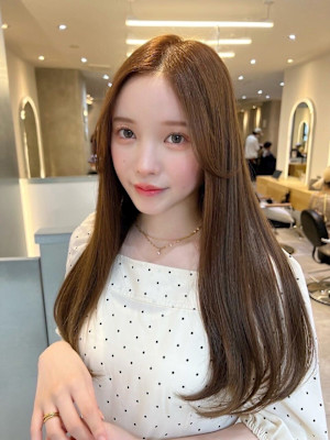 髪質改善カーキベージュストレート美髪*Zina梅田茶屋町