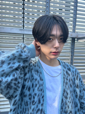 シースルーセンターパートダークアッシュ*Zina西新