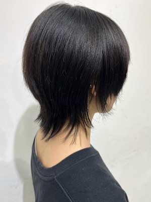 ショートウルフ　ミニウルフ　顔周りカット　黒髪ショート