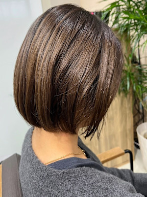 丸みショートボブ　大人ショート　内巻きぱつっとボブ