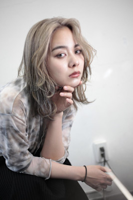 くびレイヤーボブルフネビージュ小顔ワンレンこなれミディ