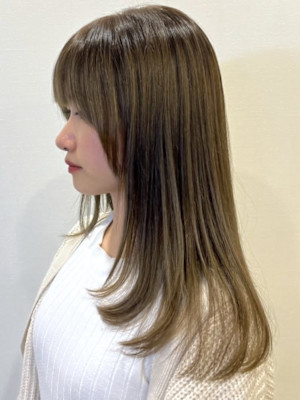 オリーブベージュ　ロングレイヤー　小顔バング　ワンカール