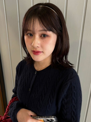 上品グレージュカラー　くびれ　カチューシャ　シースルーバング